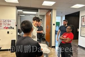 周鹏：发布会后球队与瀚森沟通 譬如喜欢吃什么 事无巨细热情极了